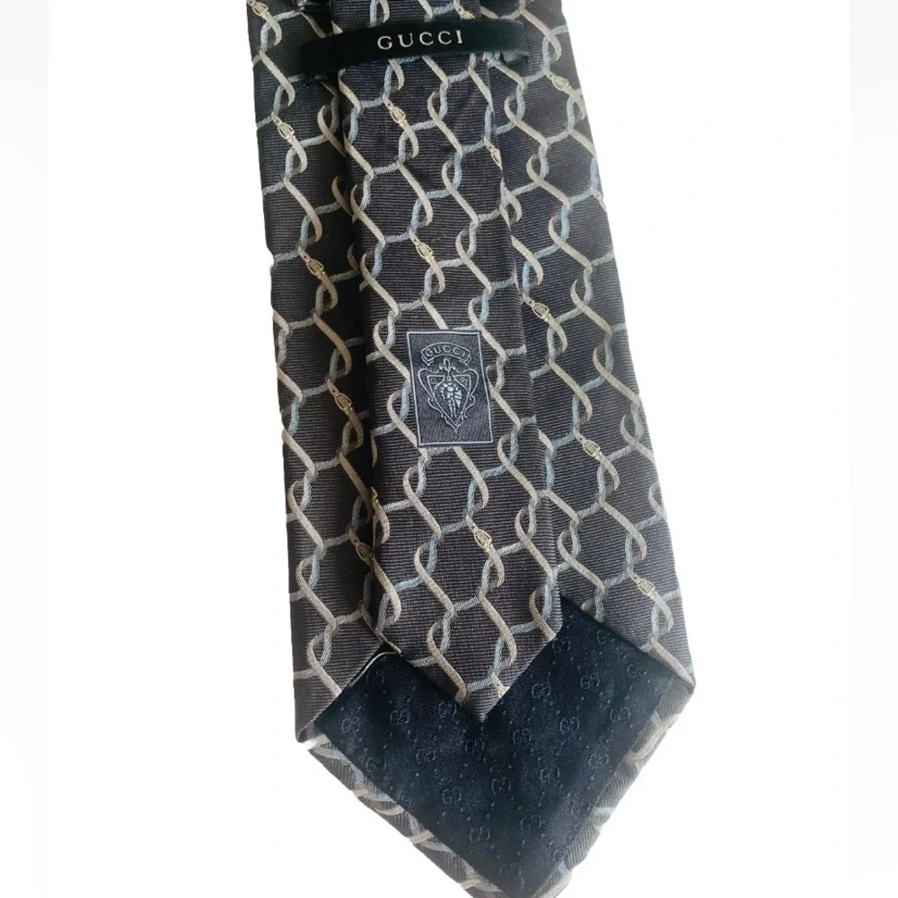Gucci Classic Gray Geometric Men's 100% Silk Tie Business Formal Preppy Italy